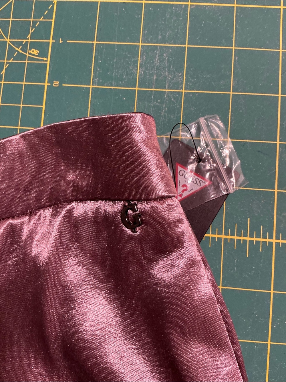 2341 - Guess Metallic Mauve Satin Wide-Leg Pants - Picture 9 of 11